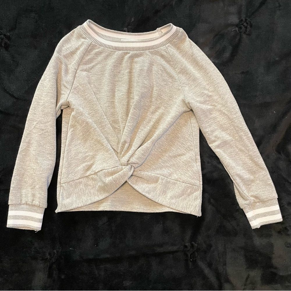 Girls front knot gray pullover sweatshirt SIZE 6 SMALL